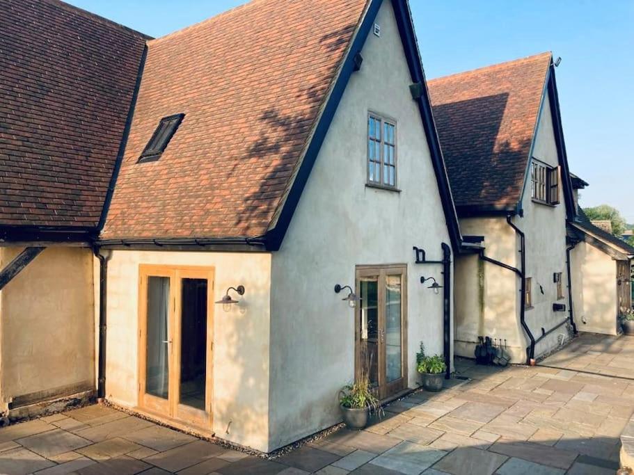 2 Beds & Living In Our Idyllic Country Cottage Bedford Bagian luar foto