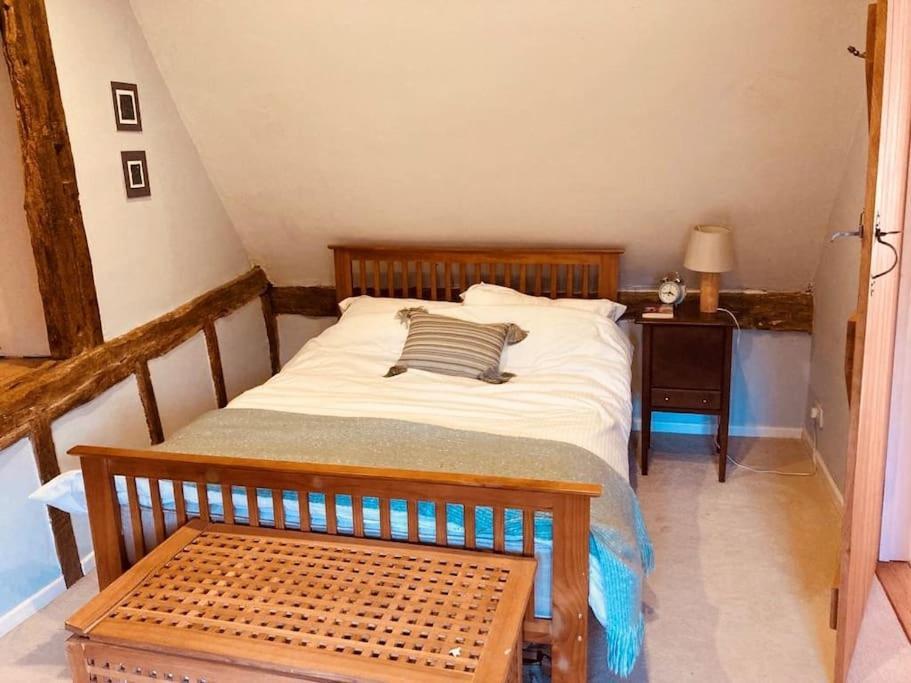 2 Beds & Living In Our Idyllic Country Cottage Bedford Bagian luar foto