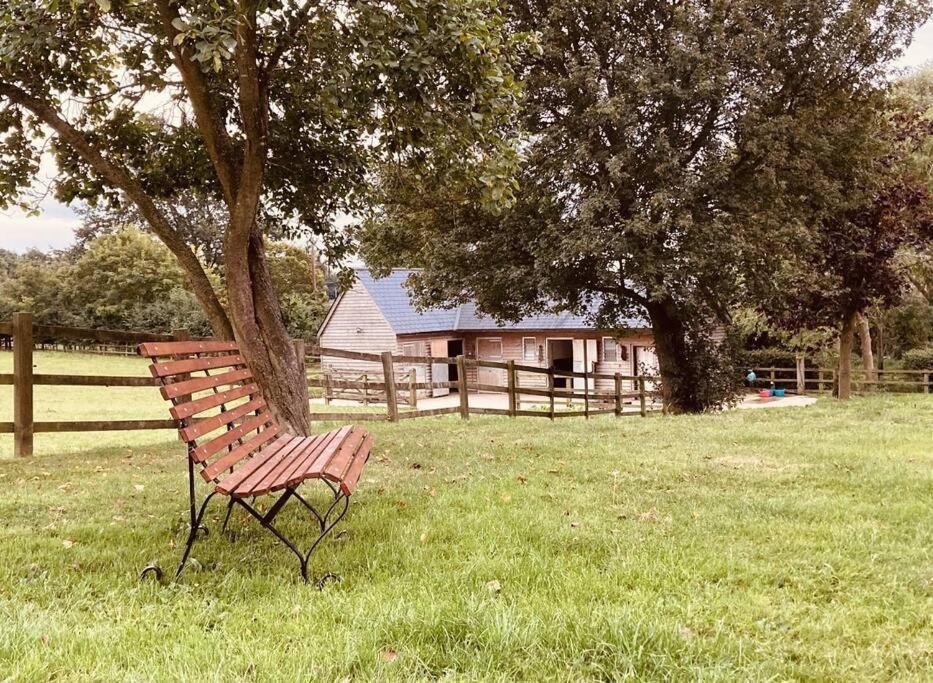 2 Beds & Living In Our Idyllic Country Cottage Bedford Bagian luar foto