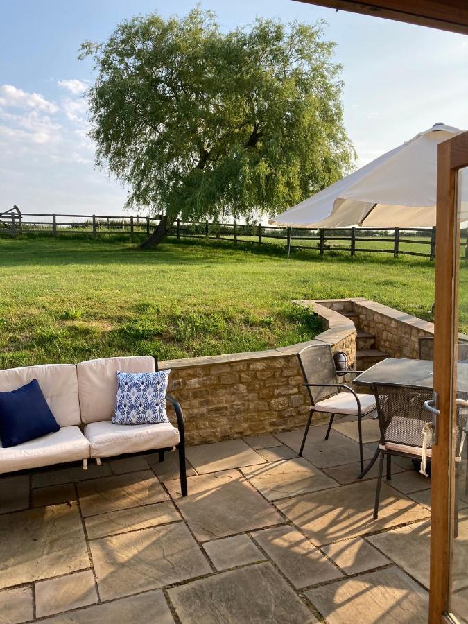 2 Beds & Living In Our Idyllic Country Cottage Bedford Bagian luar foto